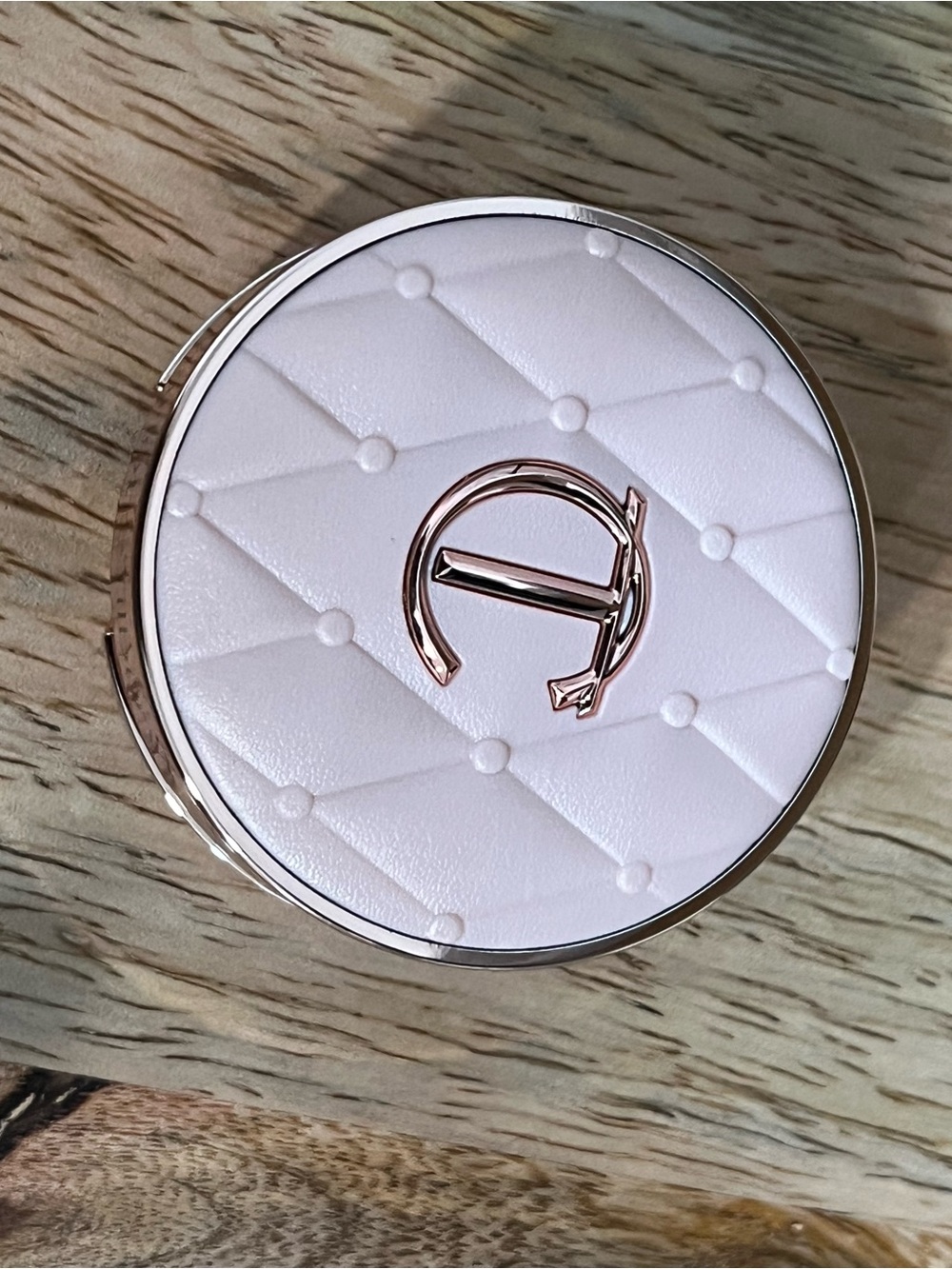 Charlotte Tillbury Pillow talk cushion foundation Compact in Light Pink